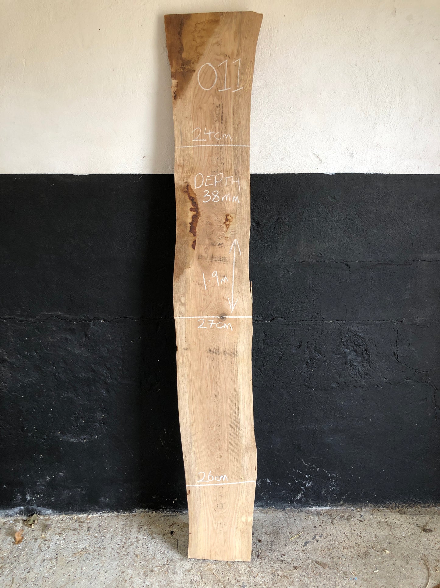 1.9m English oak board / slab. Kiln dried. Part-planed and thicknessed. Item O11