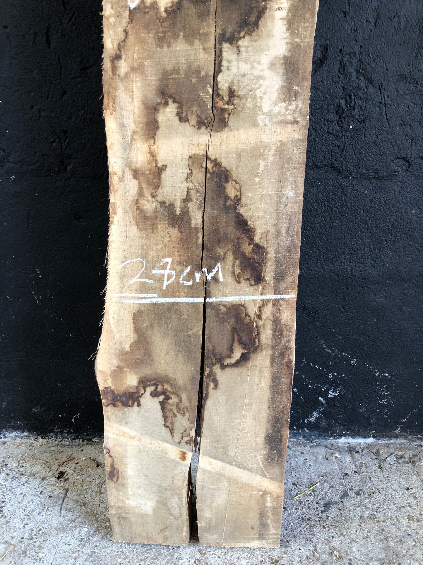 2.52m English oak slab. Kiln dried. Item O15.