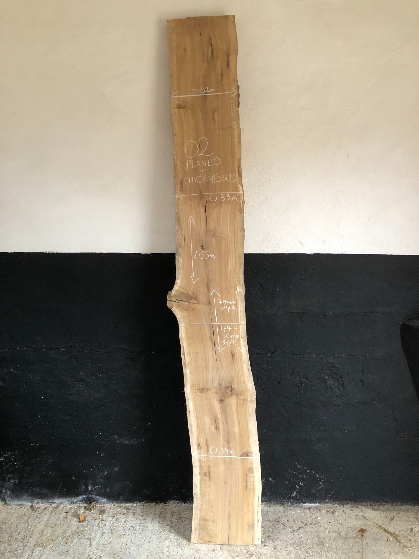 2.55m x 0.33m English Brown Tiger Oak Slab, kiln dried. Item O2.