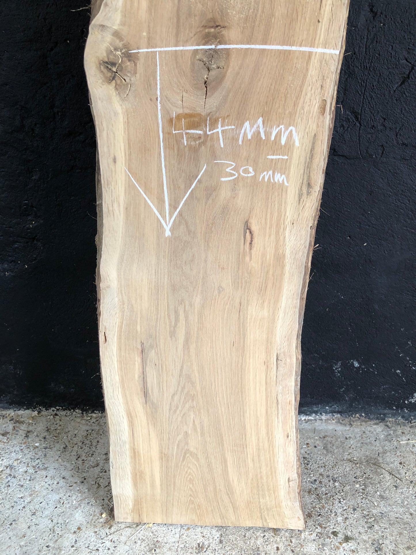 2.55m x 0.33m English Brown Tiger Oak Slab, kiln dried. Item O2.